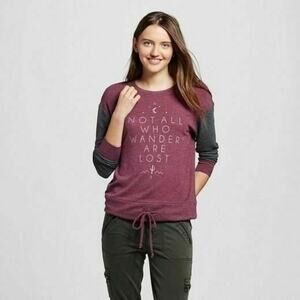 Zoe + Liv "Not all who Wander are Lost" Top, XS